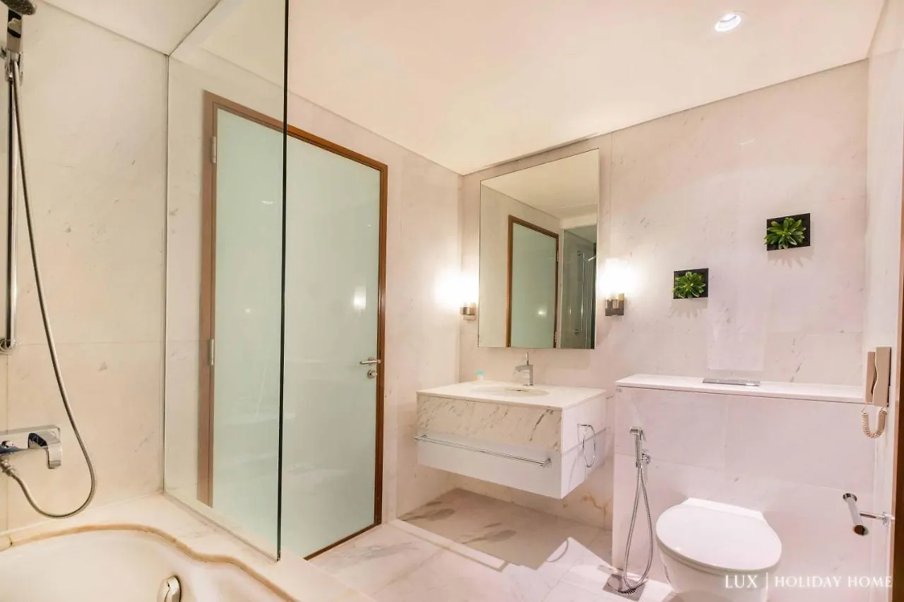 Lux The Emaar Fashion Avenue Suite Dubai