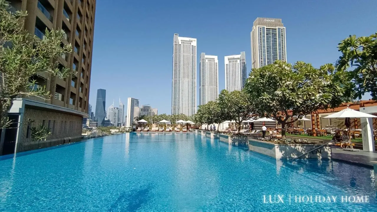 Lux The Emaar Fashion Avenue Suite Dubai